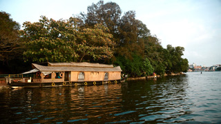Houseboat in Ashtamudi Lake
